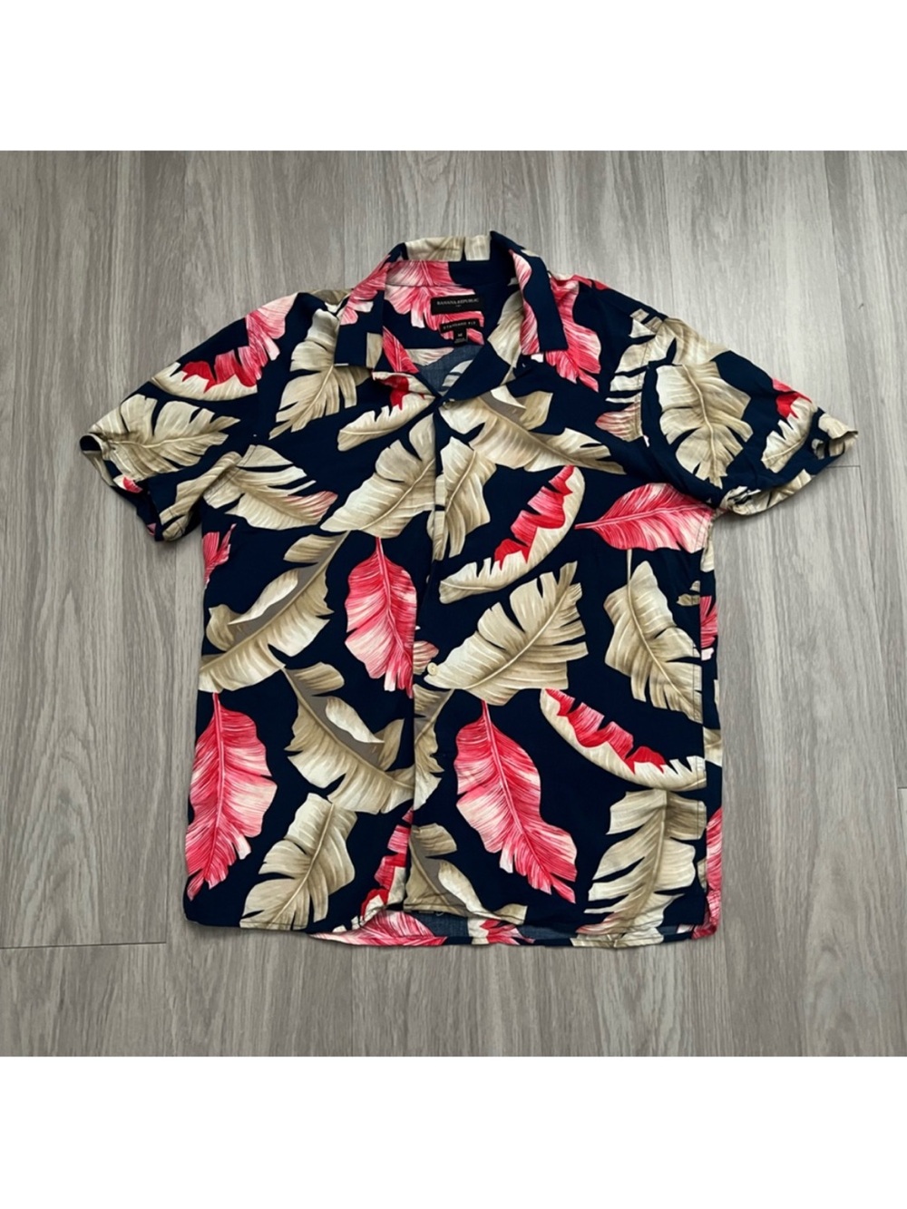 Banana Republic Men’s Tropical Leaf Hawaiian Shirt Size M Rayon
